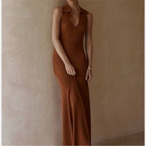 DISSH Brown Sheath Midi Dress
Plunge Neckline Sz M NWOT minimalist neutral